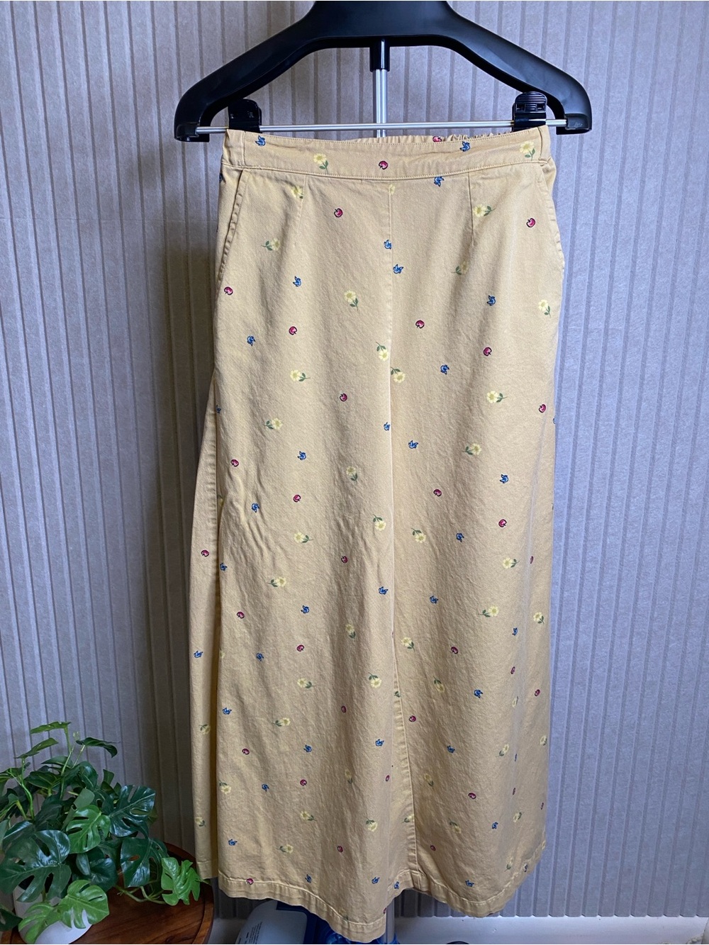 Women’s Cream Maxi Skirt with Embroidered Floral Dots